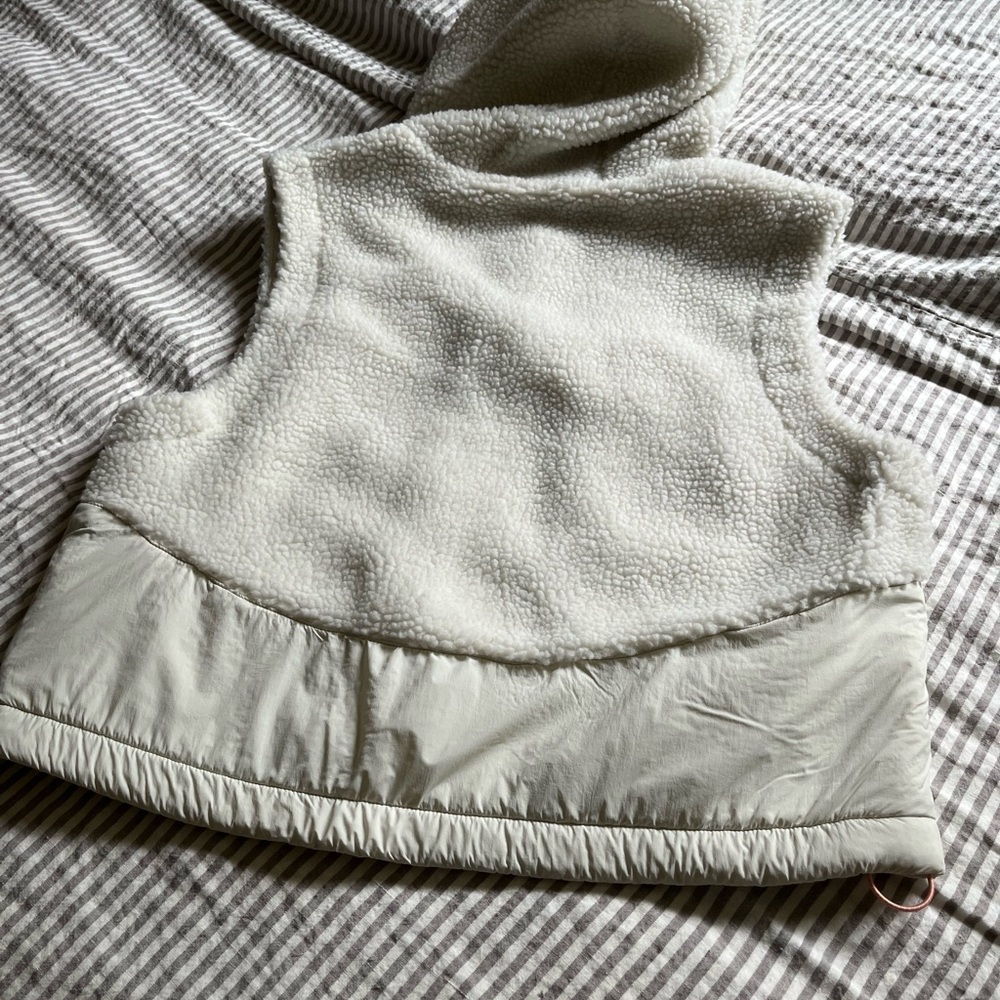 Bad Birdie Cozy Hooded Vest with Accents size Small - Picture 5 of 6